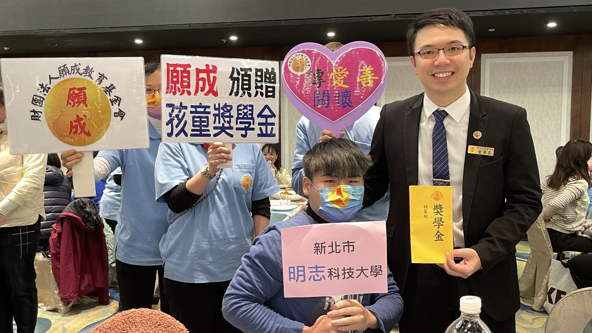 LINE_ALBUM_董事長關心同學_230203_8.jpg