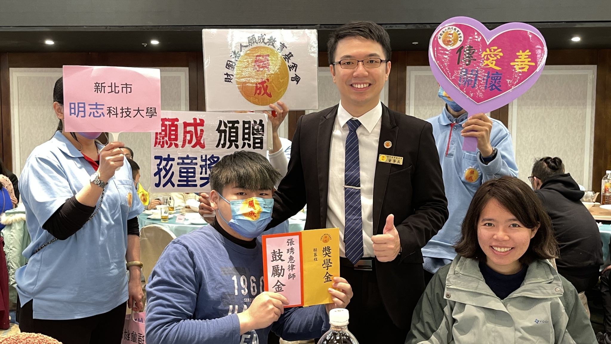 LINE_ALBUM_董事長關心同學_230203_7.jpg
