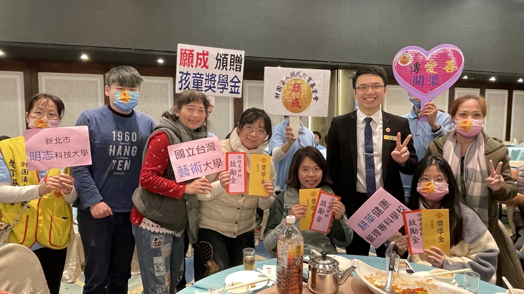 LINE_ALBUM_董事長關心同學_230203_6.jpg